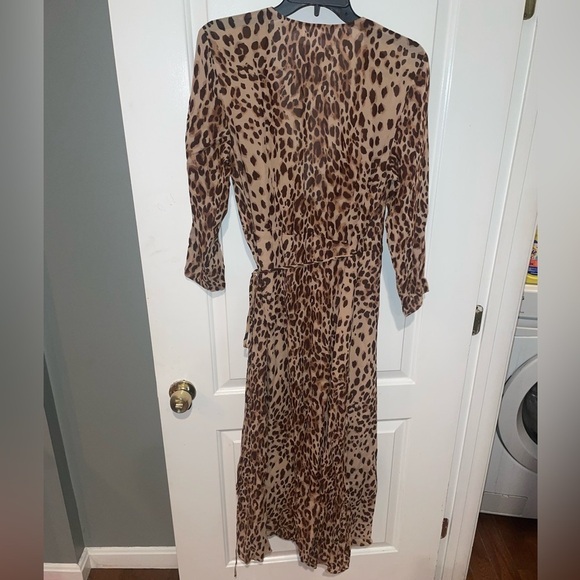 NEW! Reformation Alessandra 3/4 Sleeve Midi Dress in Animal Print 🌻 Large - Picture 6 of 10